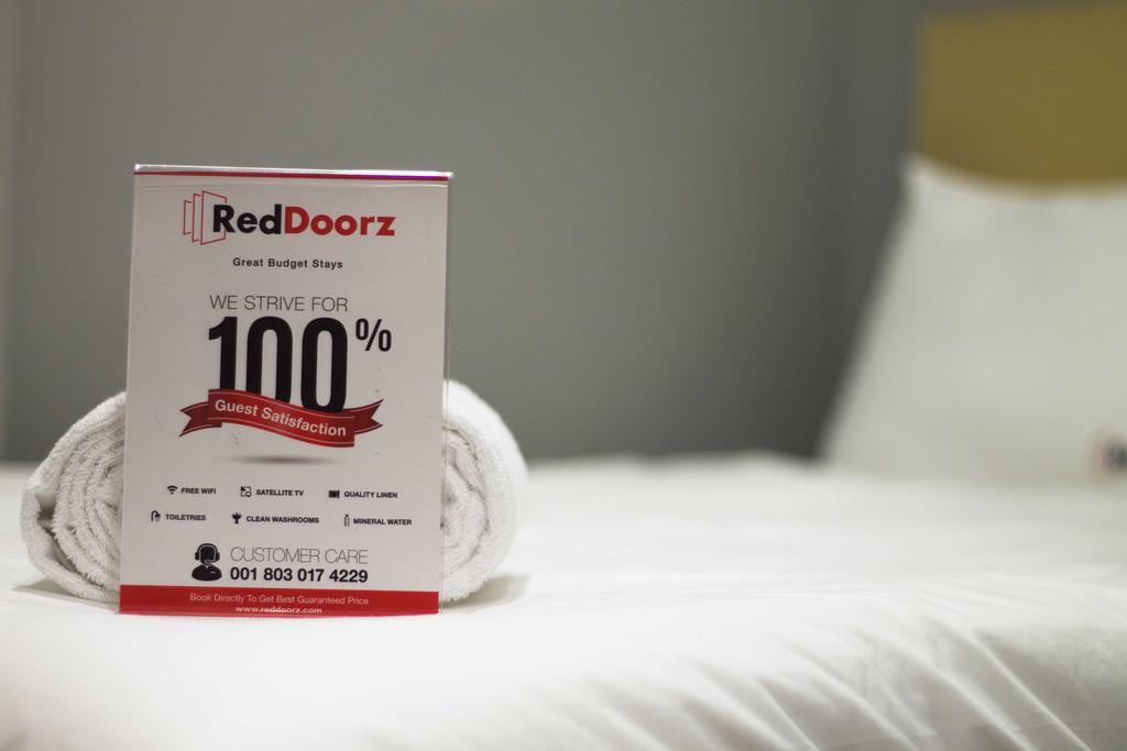 Reddoorz Apartment @ Margonda Residence Depok Buitenkant foto
